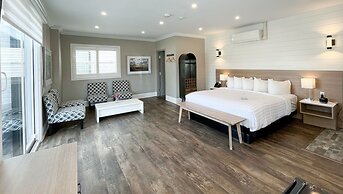 Colonial Hotel & Suites