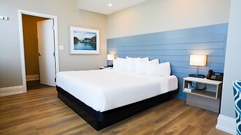 Colonial Hotel & Suites