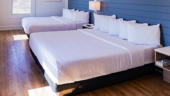 Colonial Hotel & Suites