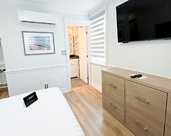 Colonial Hotel & Suites