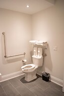 Colonial Hotel & Suites