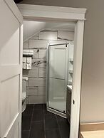 Colonial Hotel & Suites