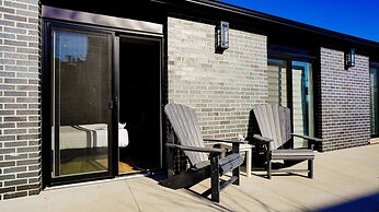 Colonial Hotel & Suites