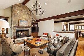 Fox Crossing Luxury Home