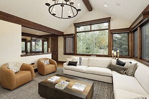 Fox Crossing Luxury Home