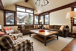 Fox Crossing Luxury Home