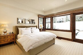 Fox Crossing Luxury Home