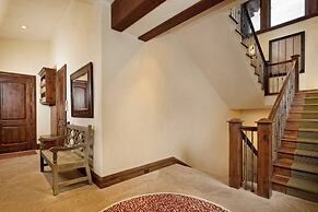 Fox Crossing Luxury Home