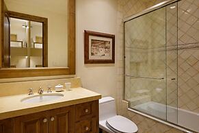 Fox Crossing Luxury Home