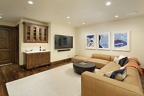 Fox Crossing Luxury Home