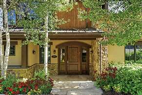 Fox Crossing Luxury Home