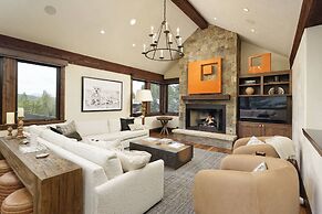 Fox Crossing Luxury Home