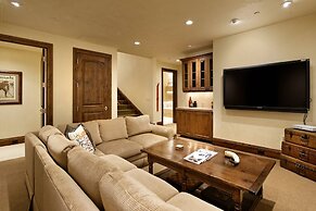 Fox Crossing Luxury Home