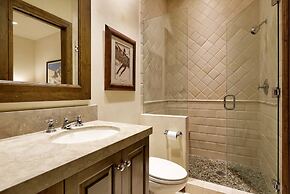 Fox Crossing Luxury Home