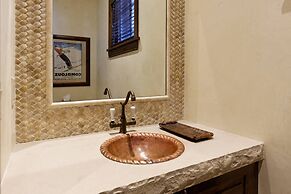 Fox Crossing Luxury Home