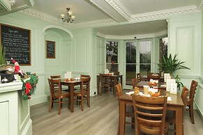 Lovelady Shield Hotel