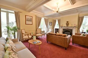 Lovelady Shield Hotel