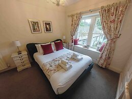 Lovelady Shield Hotel