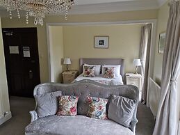 Lovelady Shield Hotel
