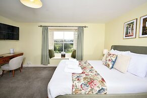 Lovelady Shield Hotel