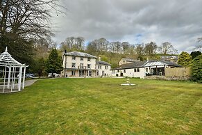Lovelady Shield Hotel