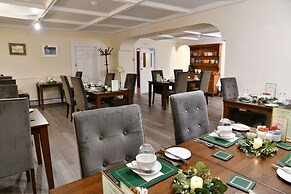 Lovelady Shield Hotel