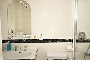 Lovelady Shield Hotel