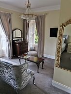 Lovelady Shield Hotel