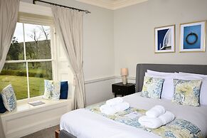 Lovelady Shield Hotel