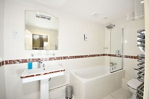 Lovelady Shield Hotel