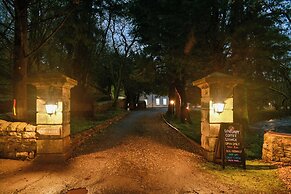 Lovelady Shield Hotel