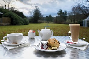Lovelady Shield Hotel