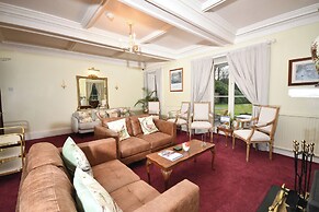 Lovelady Shield Hotel