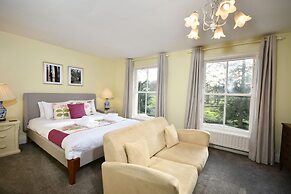 Lovelady Shield Hotel