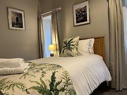 Lovelady Shield Hotel