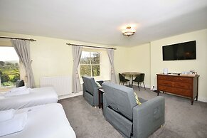 Lovelady Shield Hotel