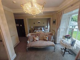 Lovelady Shield Hotel