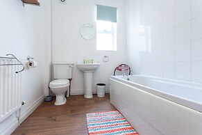 5 Bed House near Manchester