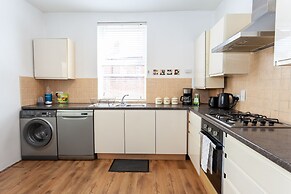 5 Bed House near Manchester