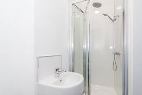 6 Bed House near Manchester