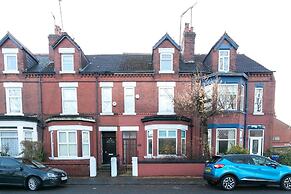 6 Bed House near Manchester
