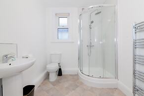 6 Bed House near Manchester