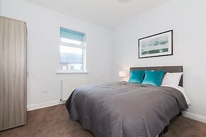 6 Bed House near Manchester