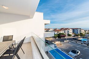 Pool Apartments Banta B