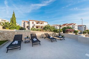 Pool Apartments Banta B