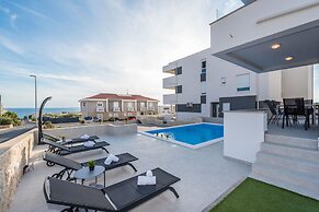 Pool Apartments Banta B