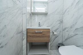 Pool Apartments Banta B