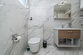 Pool Apartments Banta B