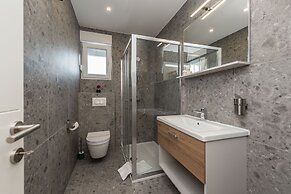 Pool Apartments Banta B