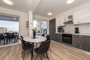 Pool Apartments Banta B